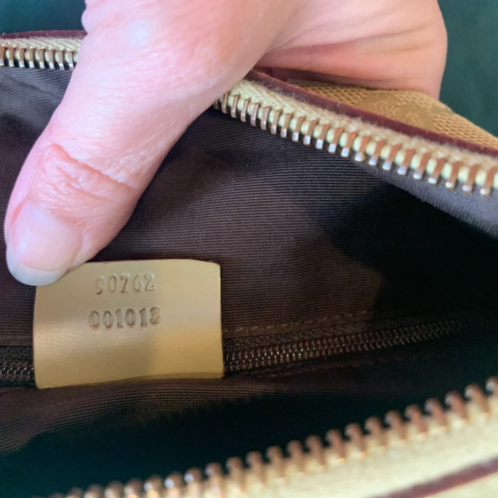 EUC Gucci canvas crossbody bag - Picture 11 of 13